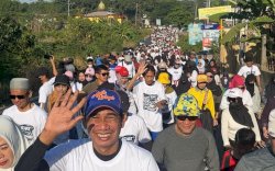 Dipimpin Ketum IKA Rudianto Lallo, Puluhan Ribu Alumni Guppi Samata Gowa Meriahkan Jalan Sehat