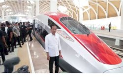 Viral Vlogger Asing Puji KRL Jakarta, Bandingkan dengan Kereta di New York