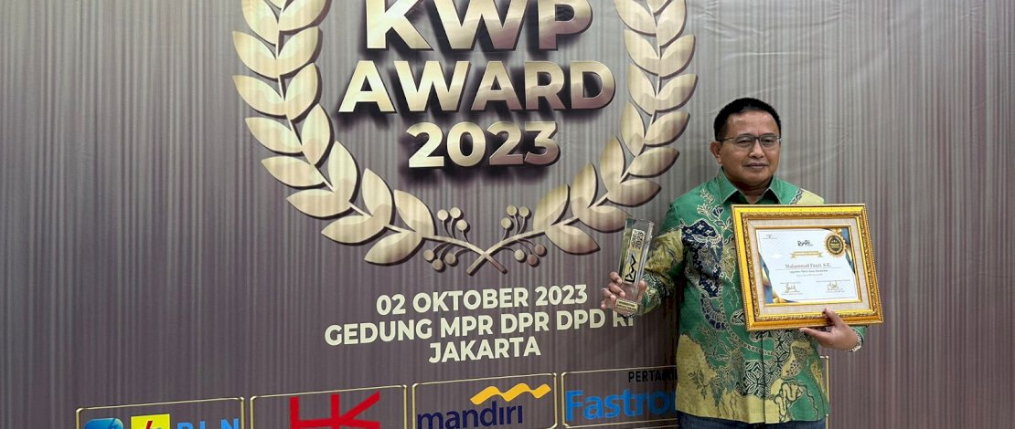 Anggota Komisi V DPR RI Muhammad Fauzi menyabet penghargaan dari Koordinatoriat Wartawan Parlemen (KWP) DPR RI sebagai Legislator Peduli Akses Kendaraan. Anggota Komisi V DPR RI Muhammad Fauzi menyabet penghargaan dari Koordinatoriat Wartawan Parlemen (KWP) DPR RI sebagai Legislator Peduli Akses Kendaraan.