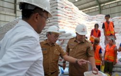 Stok Beras Cukup Hingga Akhir Tahun, Pj Gubernur Bahtiar Apresiasi Kinerja Bulog Sulsel