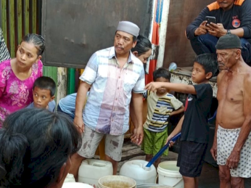 Ratusan Warga di Sabutung Baru Nikmati Bantuan Air Bersih, Ketua RT: Terima Kasih Dokter Fadli Ananda