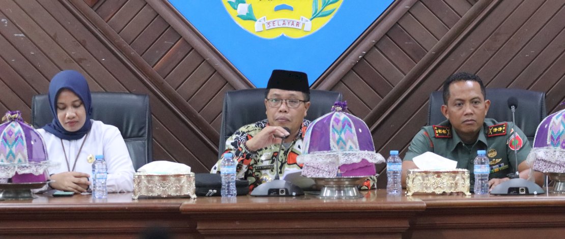 Rapat Koordinasi Persiapan Event Festival Takabonerate, di Ruang Rapat Pimpinan Kantor Bupati Kepulauan Selayar, Senin, 2 Oktober 2023, yang dipimpin Asisten Pemerintahan dan Kesra Ir. M. Yunan Krg. Tompobulu, ST.,MT.,IPM.