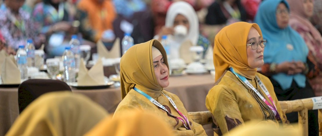 Ketua TP PKK Kota Makassar, Indira Yusuf Ismail, menghadiri Sarasehan Istri Wali Kota se- Indonesia (Rasai Kota) Asosiasi Pemerintah Kota Seluruh Indonesia (Apeksi) 2023 yang dihelat di Kota Ternate.