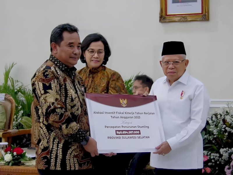 Apresiasi Penanganan Stunting di Sulsel, Wapres Serahkan Dana Insentif Fiskal ke Pj Gubernur Bahtiar