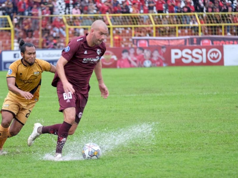 Wiljan Pluim Dipecat dari PSM Makassar