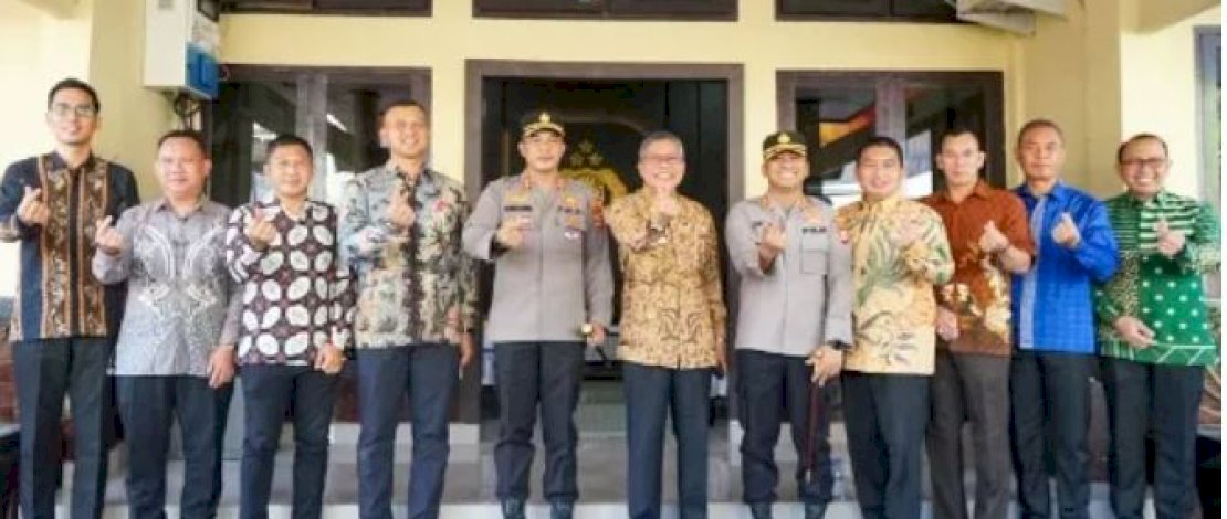 Taufan Pawe Hadiri Pisah Sambut Kapolres Parepare