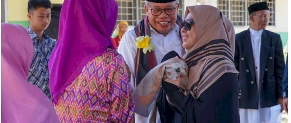 Taufan Pawe Lakukan Peletakan Batu Pertama Pembangunan Pesantren Al-Munawwarah GUPPI&nbsp;