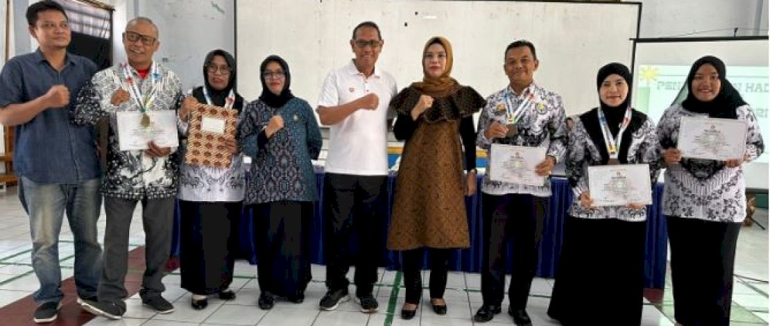 Pemkot Parepare Memberikan Penghargaan kepada Atlet Juara Porseni PGRI Sulsel