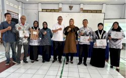 Pemkot Parepare Memberikan Penghargaan kepada Atlet Juara Porseni PGRI Sulsel