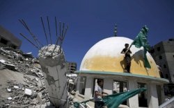 Masjid dan Rumah Penduduk Palestina Hancur Akibat Serangan Israel di Gaza