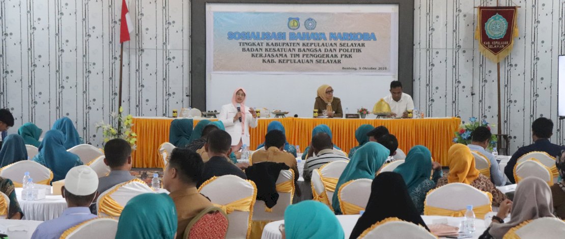Tim Penggerak PKK Kabupaten Kepulauan Selayar bekerjasama Badan Kesbangpol melakukan Sosialisasi Bahaya Narkoba, di Gedung PKK Jl Krg Bonto Benteng, Senin, 9 Oktober 2023.
