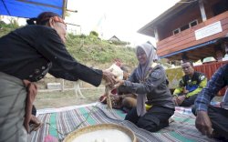 Indah Putri Indriani Dorong Pembentukan Masyarakat Hukum Adat