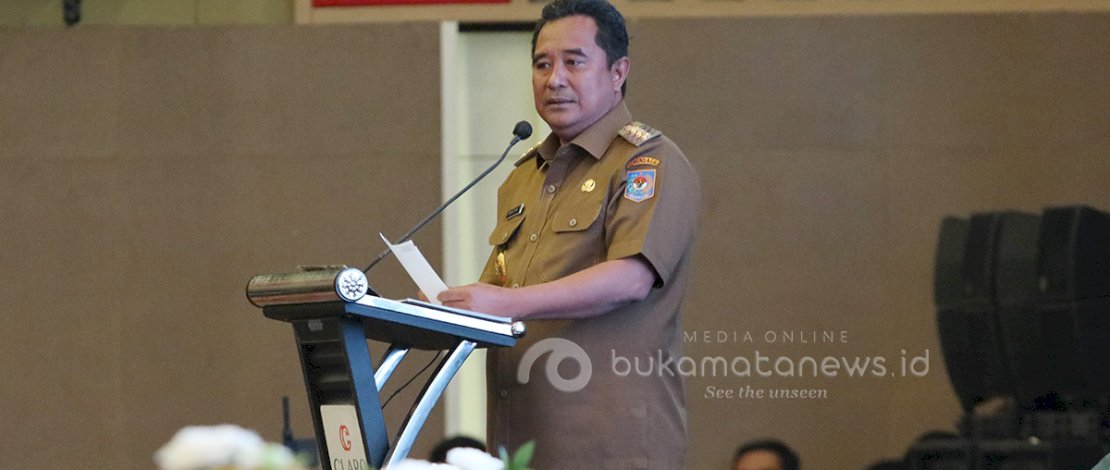 Pj Gubernur Sulsel menjelaskan mengenai strategi inovatif yang akan dijalankan pemprov Sulsel dalam mencegah tragedi pemilu 2019 terulang. FOTO: RISAL/BUKAMATA