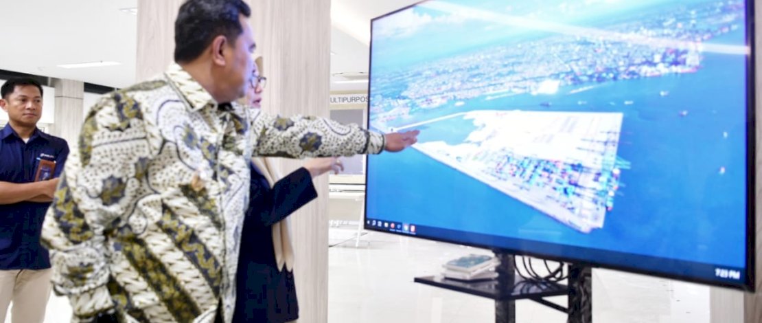 PJ Gubrnur Sulsel, saat mengunjungi Makassar New Port , Kamis 12 Oktober 2023