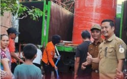 Plt. Camat Bontoala Salurukan Bantuan Untuk&nbsp;&nbsp;Warga Terdampak Elnino