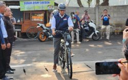 Bacapres Anies Baswedan Hadir di RS Fatmawati dengan Sepeda, Jalani MCU untuk Pendaftaran Pilpres 2024