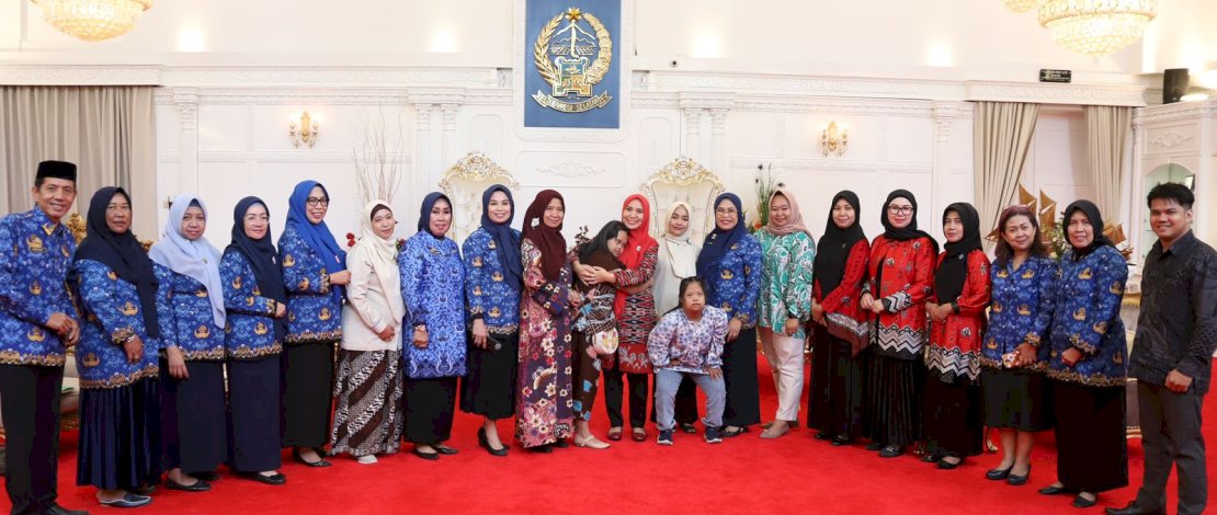 Pj Ketua TP PKK, Sofha Marwah Bahtiar, menerima kunjungan KOADS Sulsel, di Rumah Jabatan Gubernur, Selasa, 17 Oktober 2023.