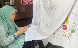 TP PKK Takalar belajar Membatik di Rumah Batik Lembang 