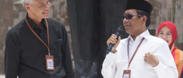 Dari Gagal Cawapres hingga Dampingi Ganjar: Mahfud MD Ungkap Kisah Kemeja Putihnya