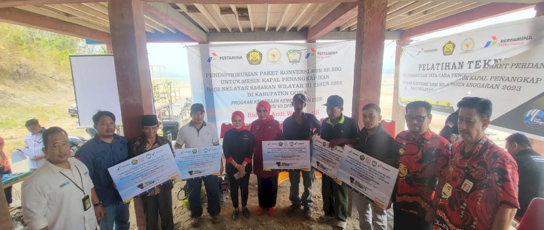 ARW Bagikan 516 Mesin Kapal ke Nelayan Jeneponto dan Gowa