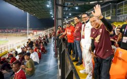 Didampingi NA, Taufan Pawe Pamit di Hadapan Suporter PSM Makassar