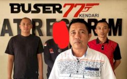 Pria di Kendari Cekik dan Ancam Penjual Air Galon dengan Pistol Gegara Perut Istrinya Disentuh