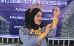 Indahnya Karya Seni Napi Rutan Sulap Plastik Jadi Perhiasan Adat Bugis Makassar