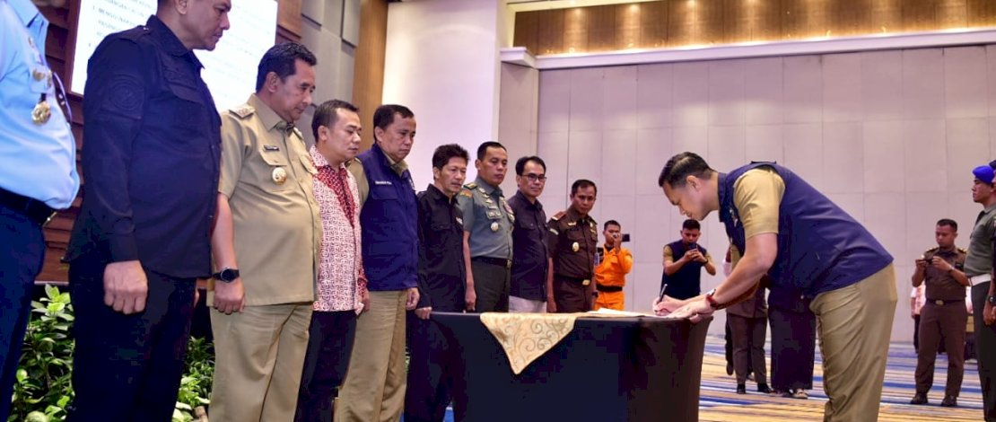 Pj Gubernur Sulsel Pimpin Deklarasi Netralitasi Penyelenggara Urusan Pemerintahandi Pemilu dan Pilkada