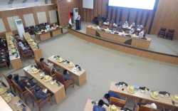 Wakil Bupati Maros Serahkan RAPBD 2024, Pendapatan Naik Namun Tetap Defisit