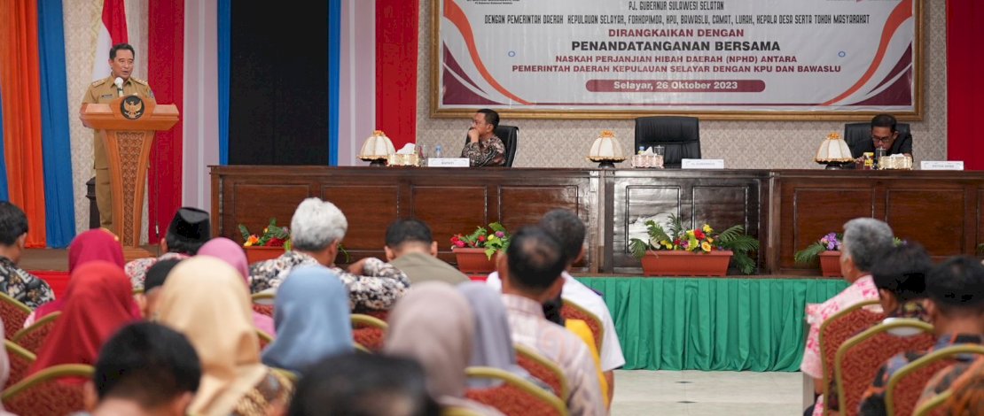 Penjabat Gubernur Sulsel, Bahtiar Baharuddin, bersilaturahmi dengan Forkopimda, KPU, Bawaslu, Camat, Lurah dan Kepala Desa se-Kabupaten Kepulauan Selayar. 