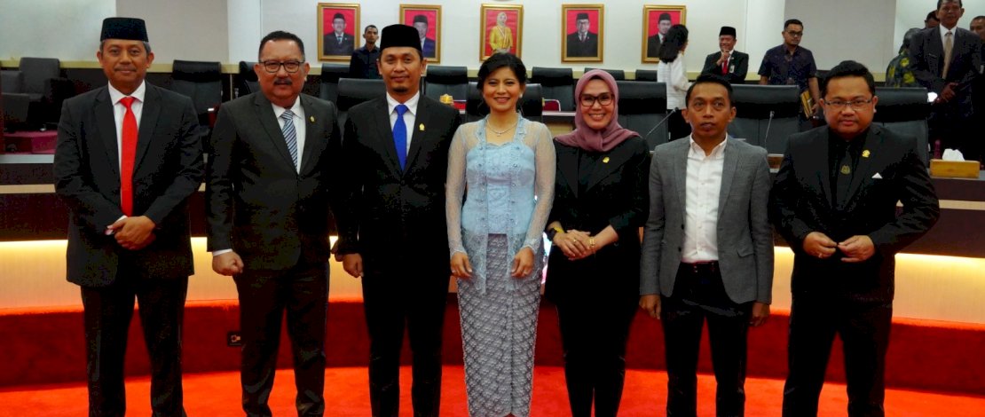 Andi Ian Kurniawan Latanro resmi dilantik sebagai Pengganti Antar Waktu (PAW) Anggota DPRD Sulawesi Selatan (Sulsel), pada Rapat Paripurna DPRD Sulsel, Kamis, 26 Oktober 2024.