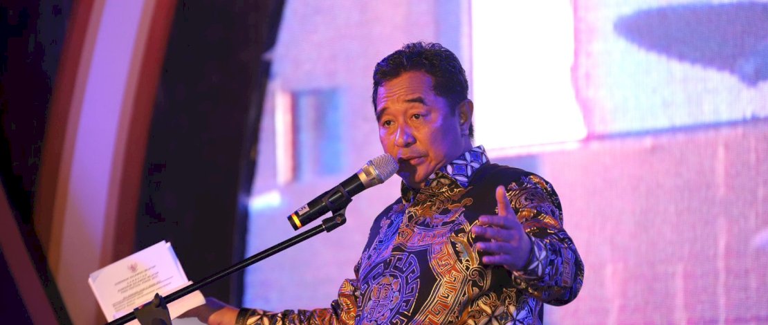 Pj Gubernur Bahtiar Baharuddin saat menghadiri Festival Phinisi Bulukumba. Pj Gubernur Bahtiar Baharuddin saat menghadiri Festival Phinisi Bulukumba.