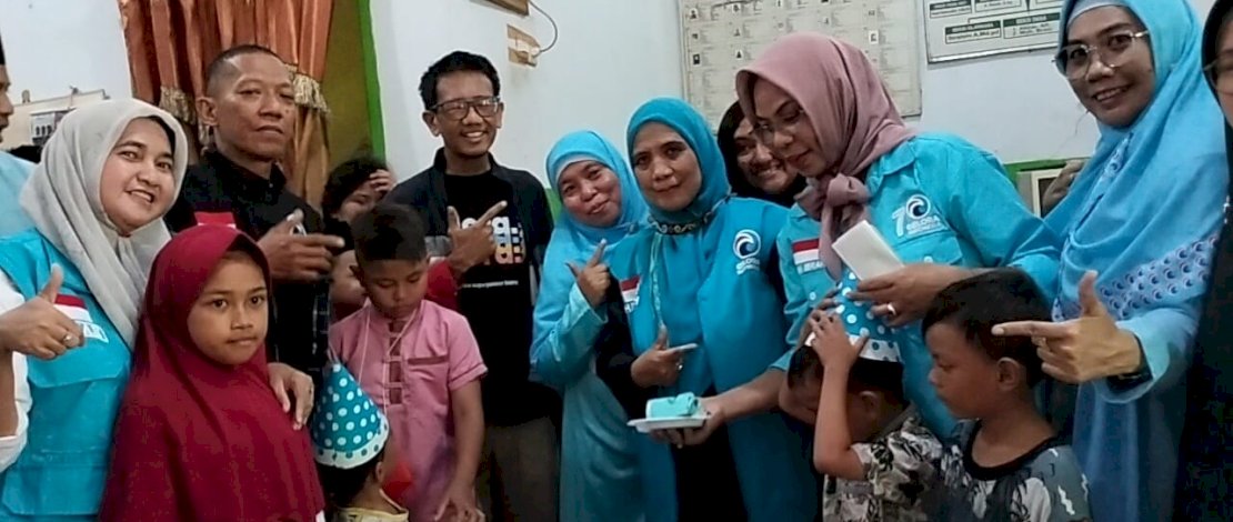 DPD Partai Gelora Makassar mengunjungi Panti Asuhan Al Amanah yang berlokasi di Jalan Urip Sumoharjo, dalam rangka peringatan ulang tahun ke-4 Partai Gelora Indonesia, Sabtu, 28 Oktober 2023.