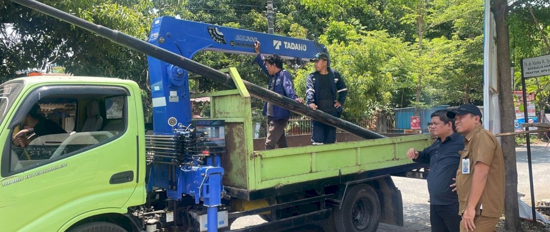 Dinas PU Kota Makassar dan Komisi C DPRD Lakukan Penertiban Kabel Fiber Optik Tanpa Izin