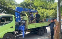 Dinas PU Kota Makassar dan Komisi C DPRD Lakukan Penertiban Kabel Fiber Optik Tanpa Izin