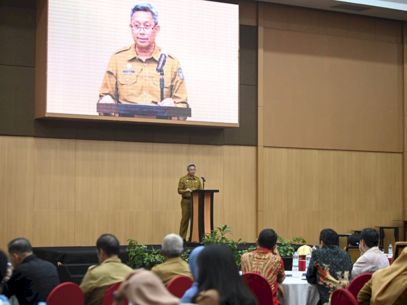 Pj Sekprov Buka Kick Off Meeting Pengembangan Sistem Komunitas Cerdas Iklim DAS Saddang