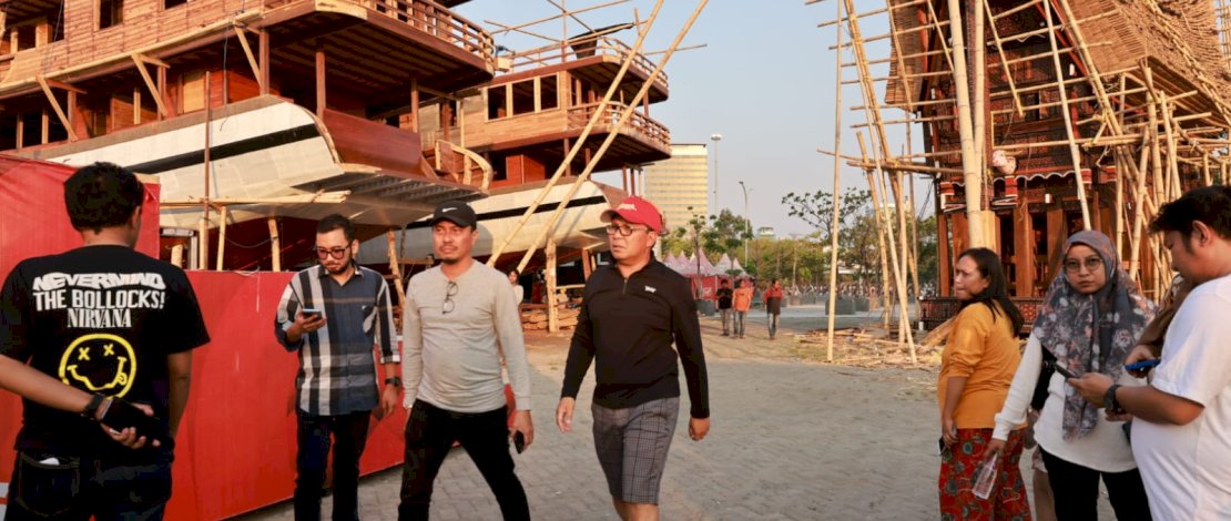 Wali Kota Makassar Moh Ramdhan "Danny" Pomanto meninjau kesiapan lokasi perayaan HUT Kota Makassar ke-416 tahun yang akan digelar pada 2 November 2023 mendatang.