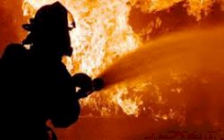 Kebakaran Hebat Terjadi di SMPN 8 Makassar