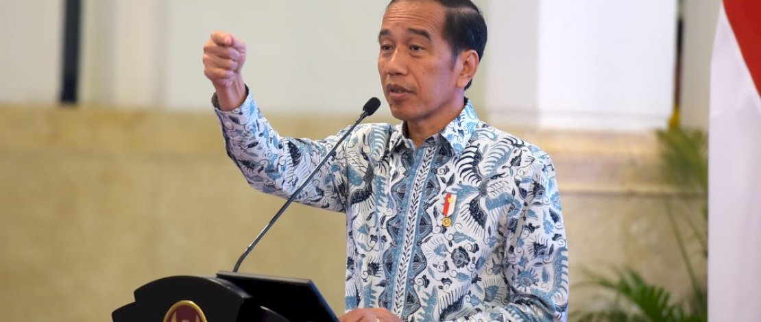 Presiden Jokowi dalam pertemuan dengan para penjabat kepala daerah se-Indonesia, Senin (30/10/2023), di Jakarta. Presiden Jokowi dalam pertemuan dengan para penjabat kepala daerah se-Indonesia, Senin (30/10/2023), di Jakarta.