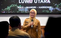 Apresiasi Dedikasi PNS, Bupati Luwu Utara  Serahkan SK Pensiun dan Kenaikan Pangkat