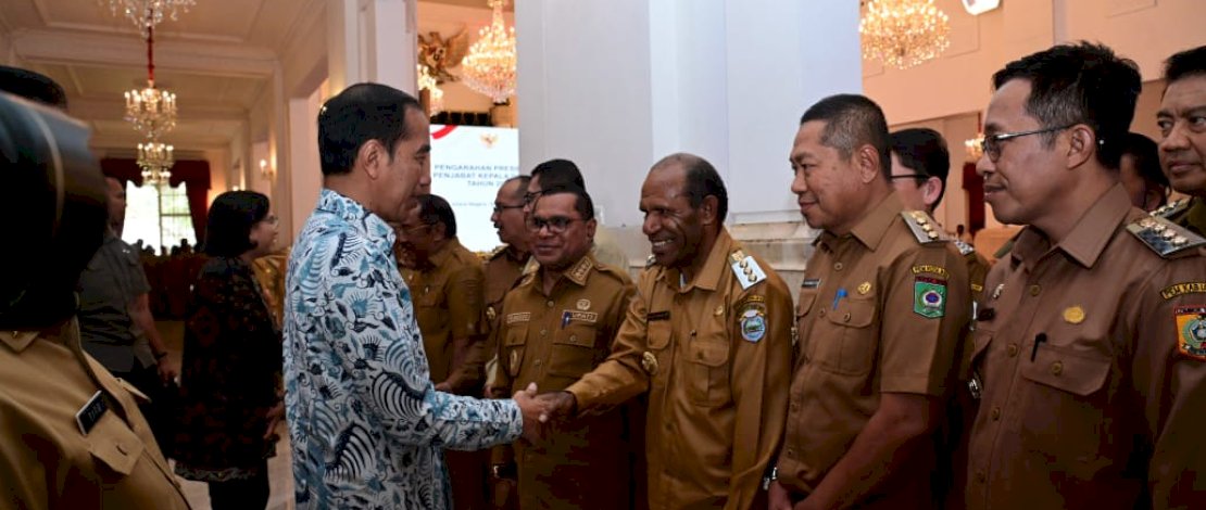 Presiden Jokowi Berikan Apresiasi kepada PJ Bupati Intan Jaya di Istana Negara