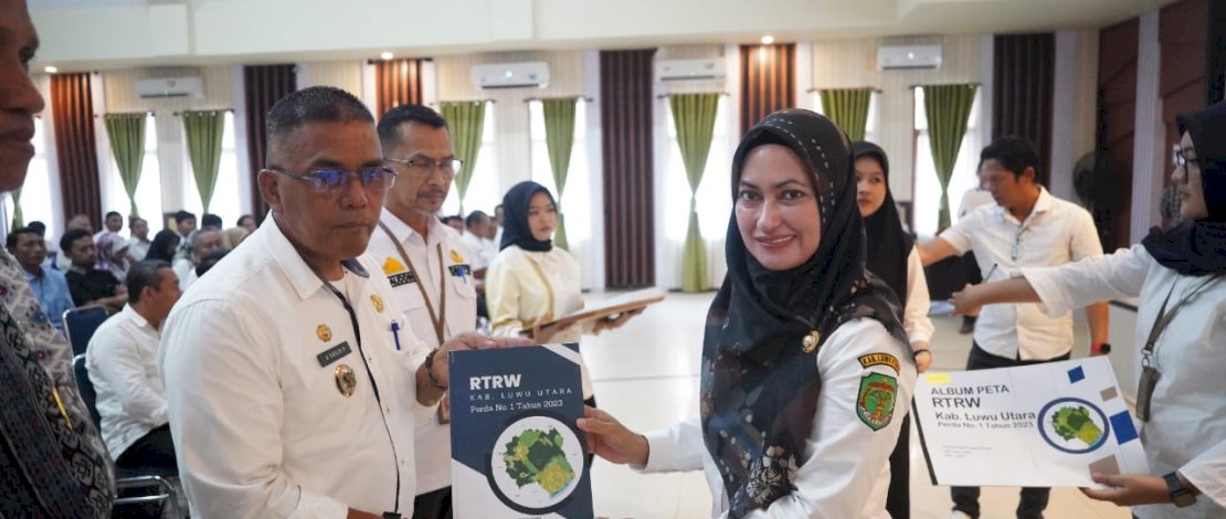 Pemda Lutra Revisi Perda No 2 Tahun 2011 Tentang Rencana Tata Ruang Wilayah Pemda Lutra Revisi Perda No 2 Tahun 2011 Tentang Rencana Tata Ruang Wilayah