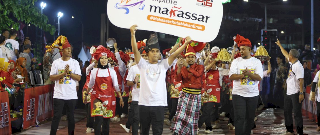 Cara Unik Dispar  Promosi Kota Makan Enak di Karnaval HUT Makassar
