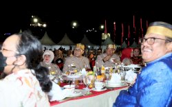 Gala Dinner HUT Makassar Bertabur Budaya, Berlatar Mahakarya Pinisi dan Tongkonan