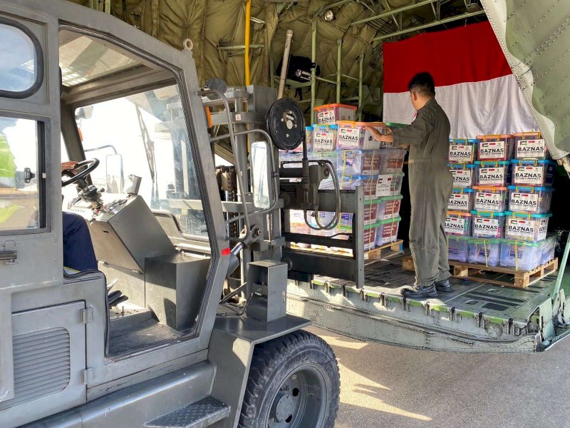 Bantuan Kemanusiaan Indonesia untuk Masyarakat Gaza Tiba di Bandara Al Arish Mesir