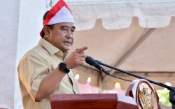 Kontes Ayam Ketawa Perebutkan Piala Gubernur