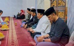 Sekcam Bontoala Hadiri Peringatan Maulid Nabi Besar Muhammad SAW di Masjid Miftahul Nur Kelurahan Bunga Ejaya