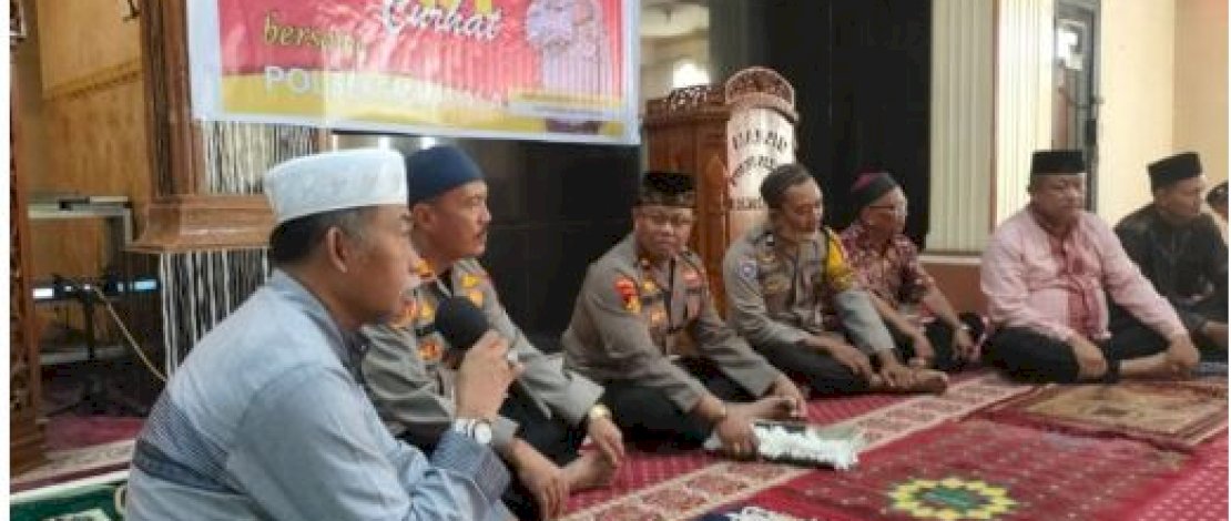 Safari Jumat Polsek Bontoala, Kapolsek Idris Sambut Aspirasi Masyarakat