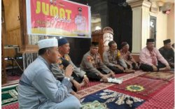 Safari Jumat Polsek Bontoala, Kapolsek Idris Sambut Aspirasi Masyarakat