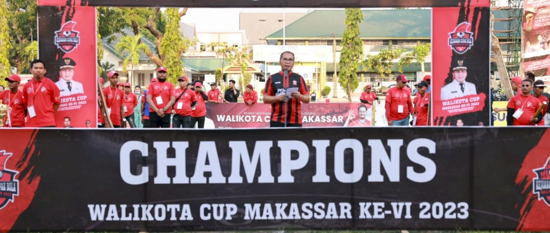 Danny Pomanto Serahkan Hadiah Rp50 Juta dan Piala ke Juara Wali Kota Cup ke-VI